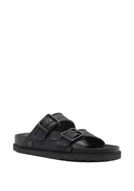 Ciabatte Arizona con fibbia in nero di Birkenstock - uomo BIRKENSTOCK 1774 | 1028834BLK